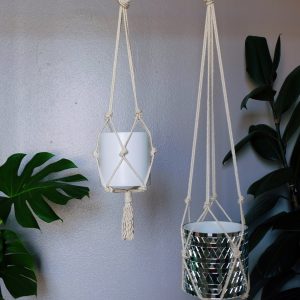 Macrame plant hanger