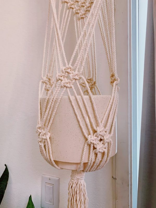 Macrame plant hanger