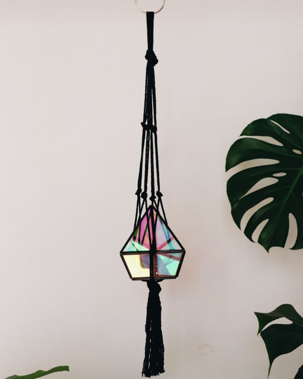 Macrame plant hanger