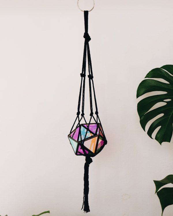 Macrame plant hanger